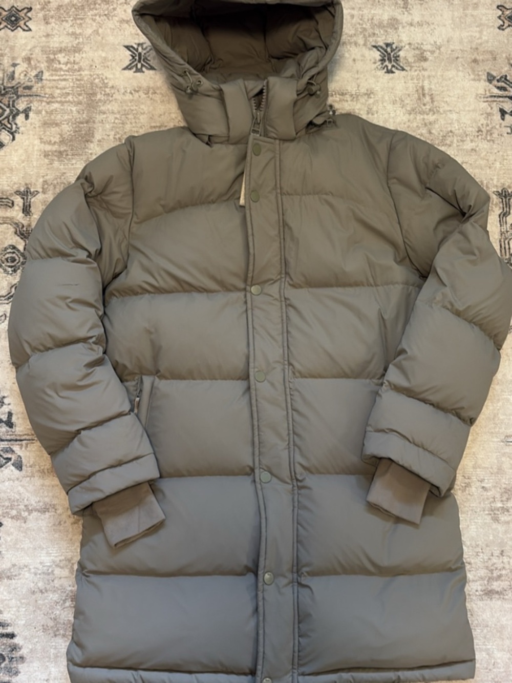 Mid length Aritzia superpuff XXS